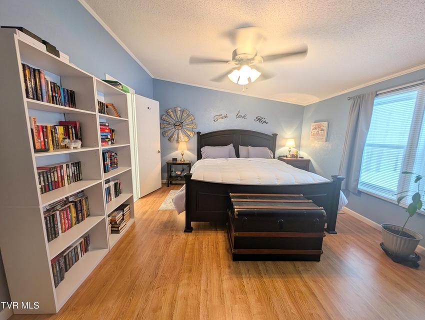 Photo #37: 4887 The Lake Road