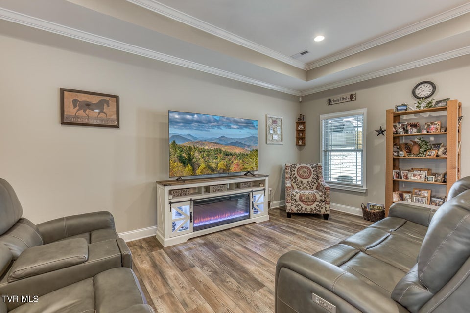 Photo #10: 1175 Cabot Cove