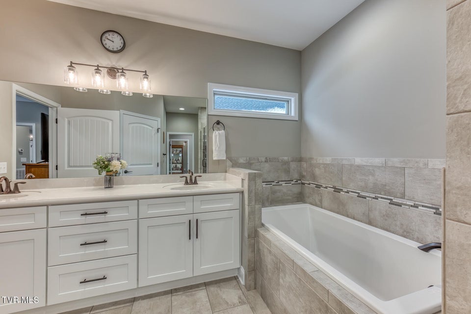 Photo #28: 1175 Cabot Cove