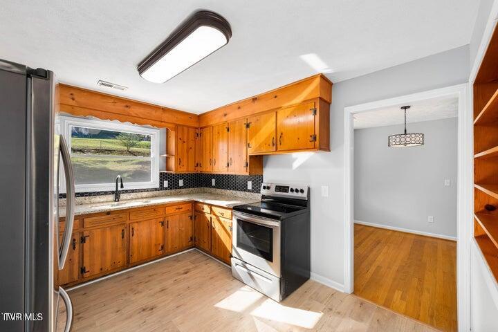 Photo #5: 205 Franklin Drive