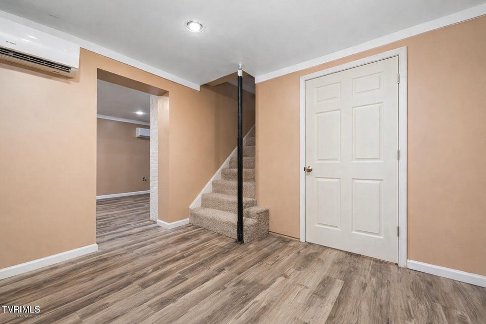 Photo #27: 205 Franklin Drive