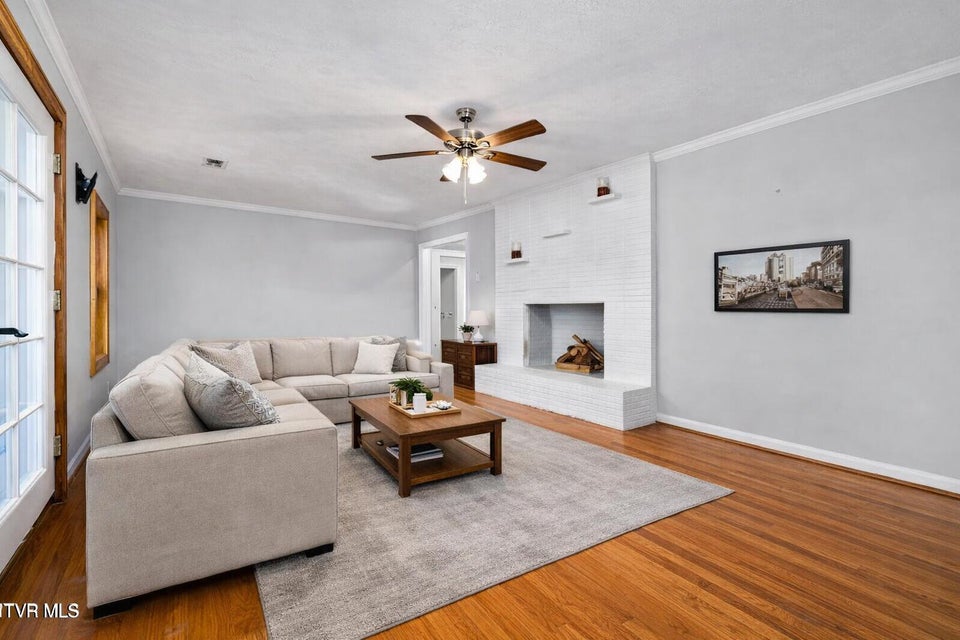 Photo #9: 205 Franklin Drive