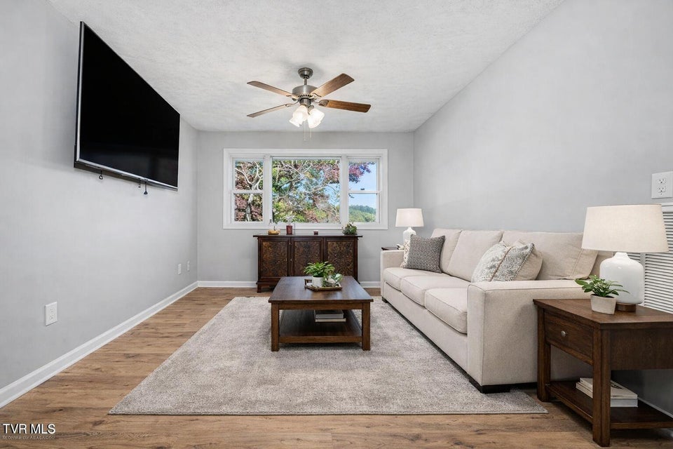 Photo #3: 205 Franklin Drive