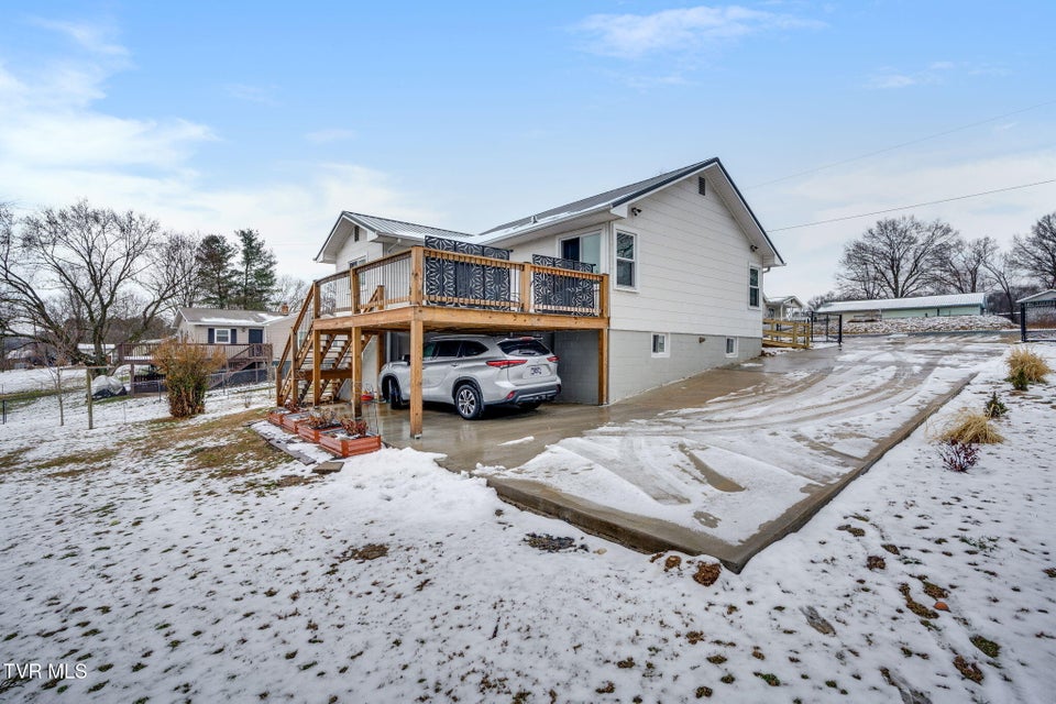 Photo #20: 332 Bay Street