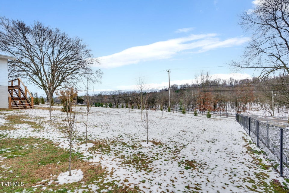 Photo #24: 332 Bay Street