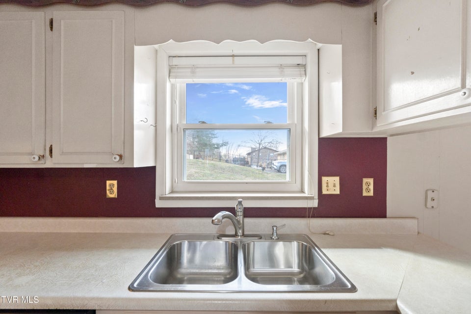 Photo #3: 1400 Brentwood Drive