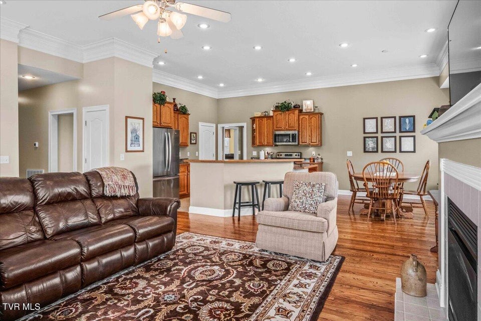 Photo #10: 11 Vesta Sue Court