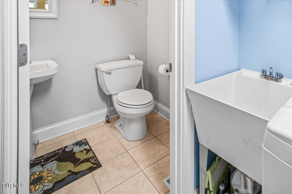 Photo #21: 11 Vesta Sue Court