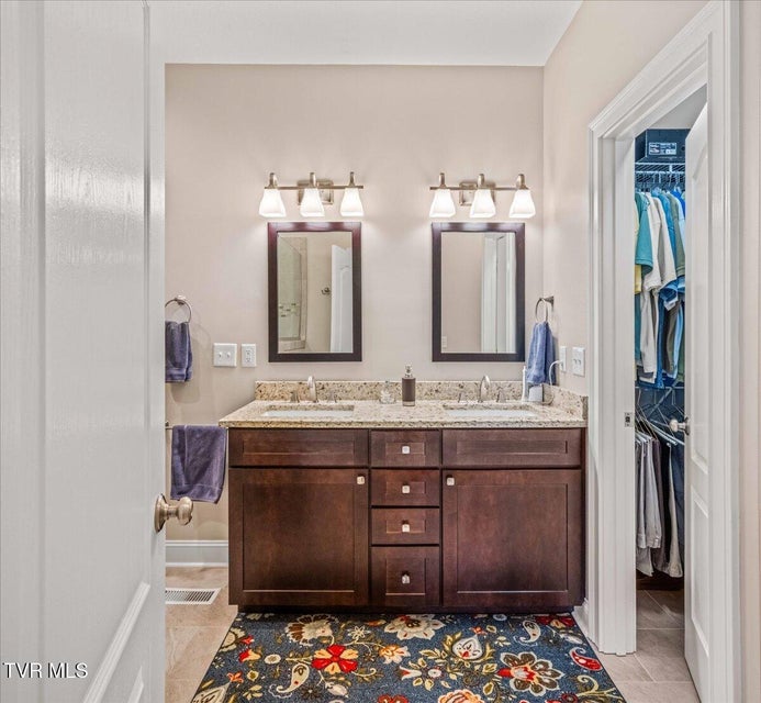 Photo #36: 11 Vesta Sue Court