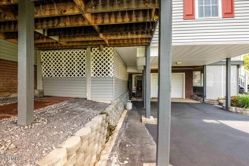 Photo #71: 11 Vesta Sue Court