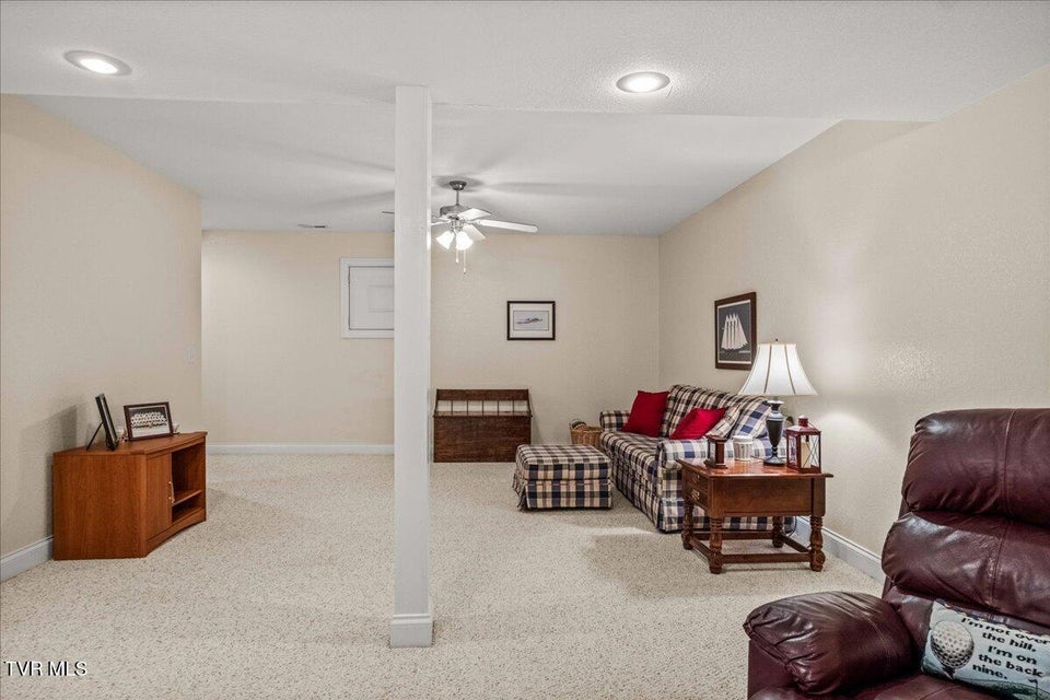 Photo #49: 11 Vesta Sue Court