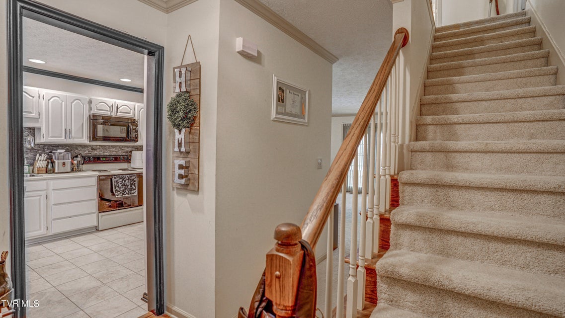 Photo #4: 865 Barclay Drive