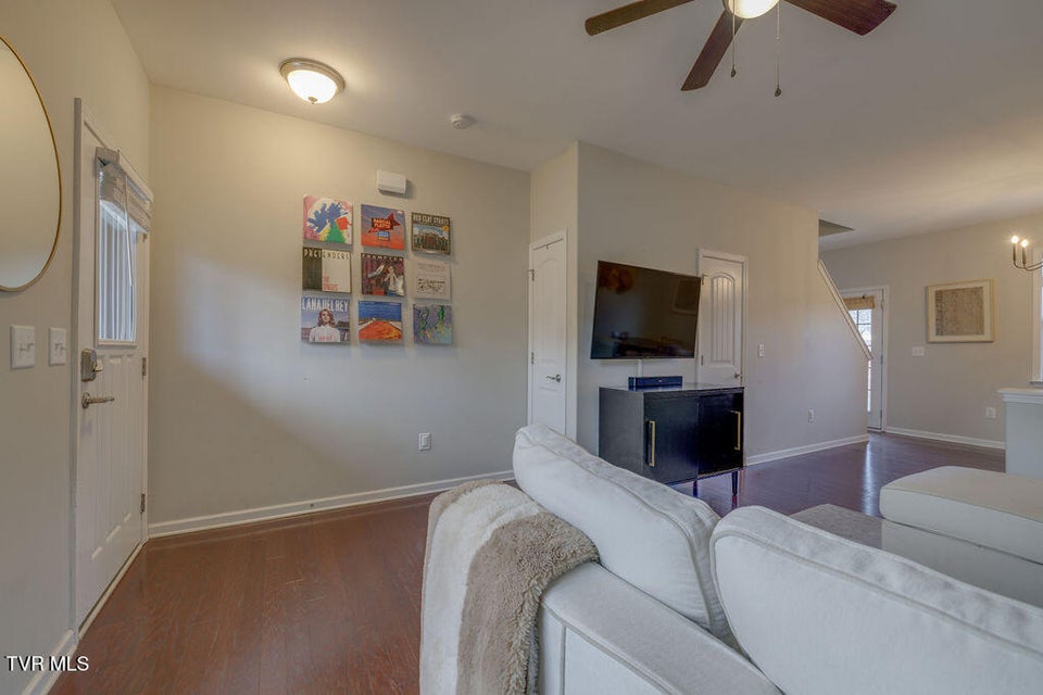 Photo #11: 657 Suffolk Road