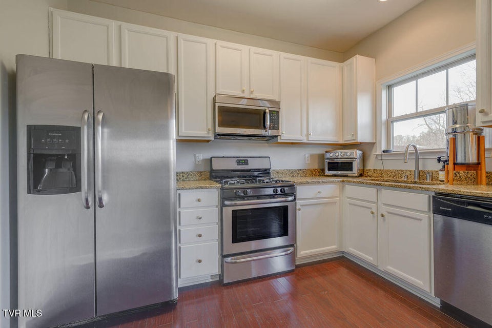 Photo #17: 657 Suffolk Road