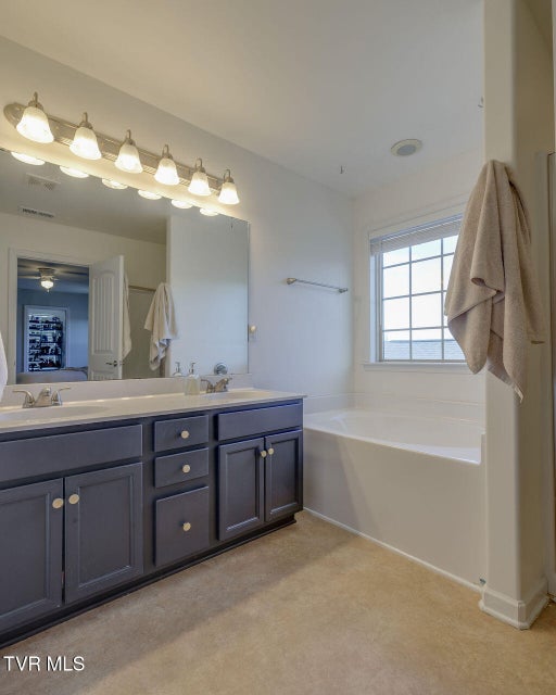 Photo #31: 657 Suffolk Road