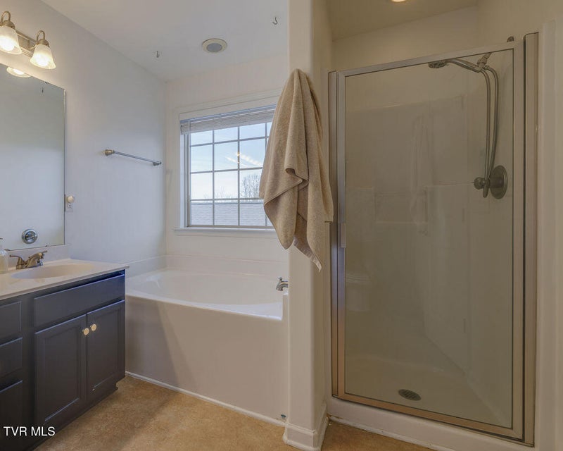 Photo #32: 657 Suffolk Road