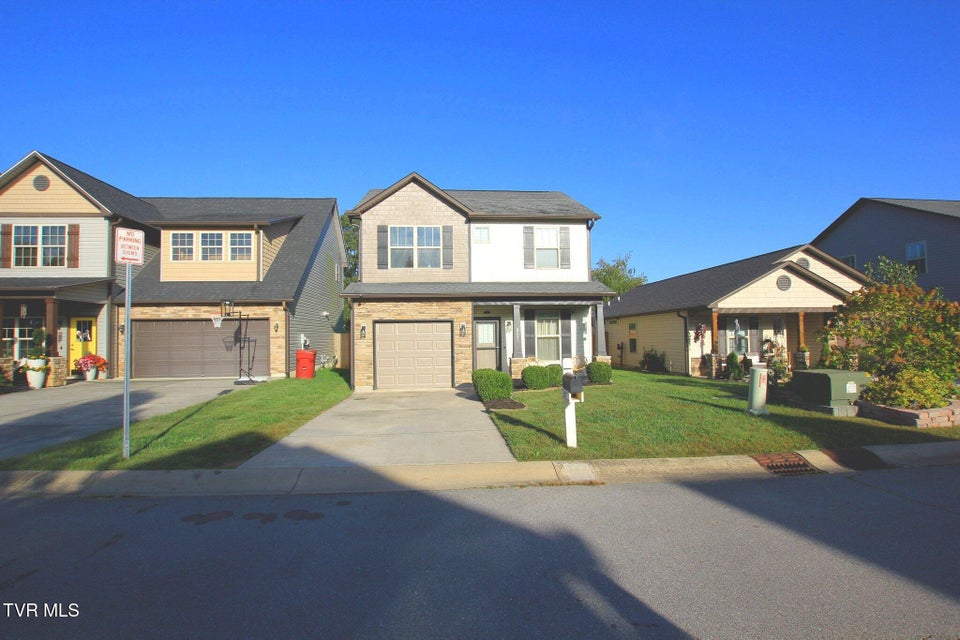 Photo #4: 657 Suffolk Road