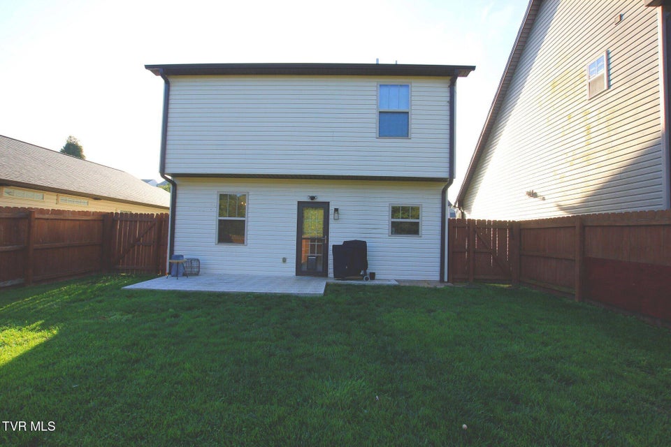 Photo #33: 657 Suffolk Road