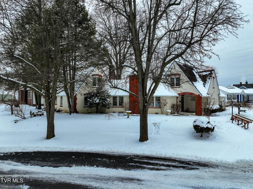 Photo #56: 818 Federal Street