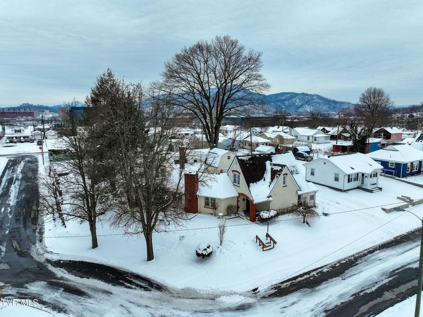 Photo #11: 818 Federal Street