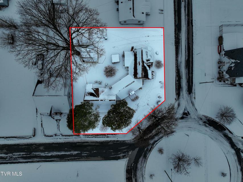 Photo #10: 818 Federal Street