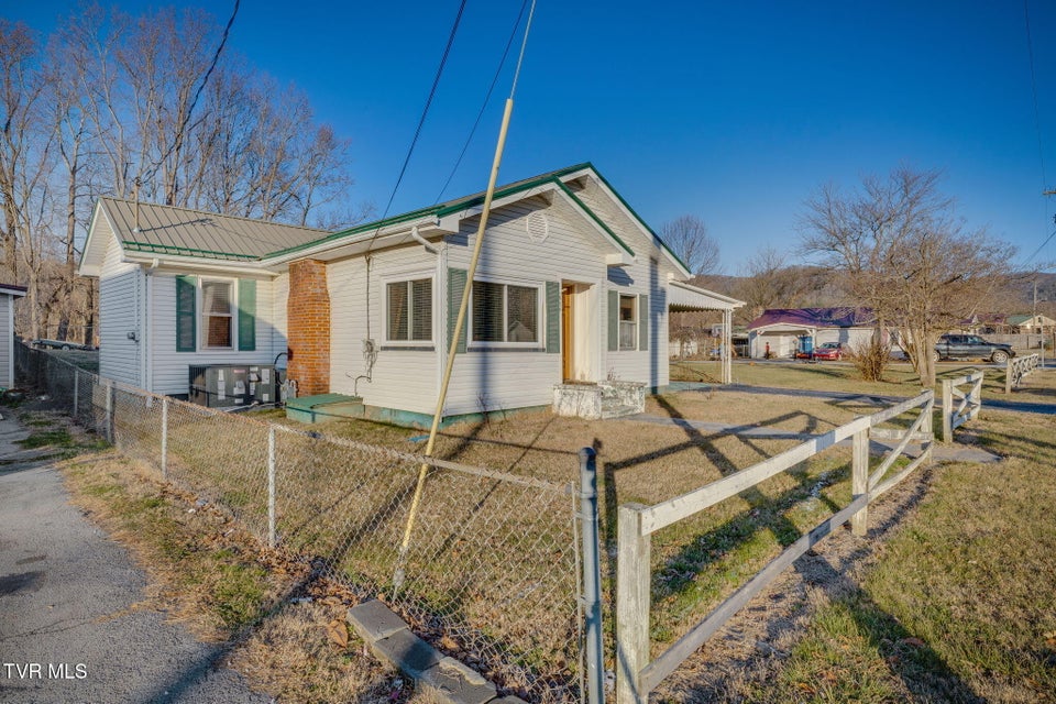 Photo #4: 535 Washington Street