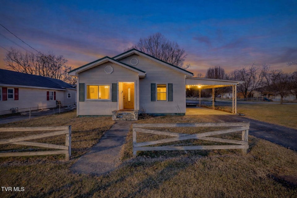 Photo #2: 535 Washington Street