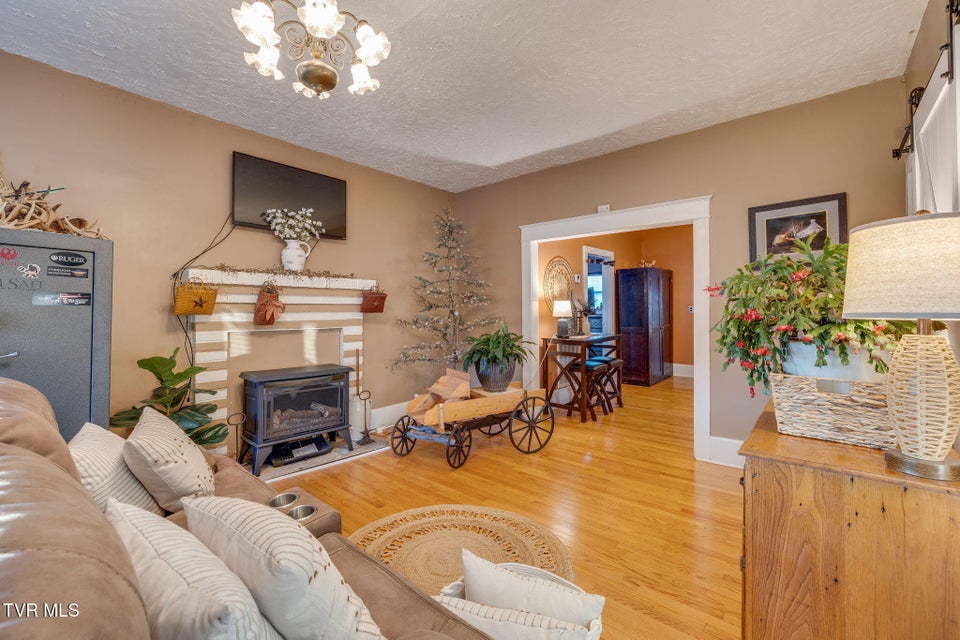 Photo #6: 535 Washington Street