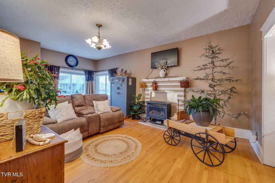 Photo #7: 535 Washington Street