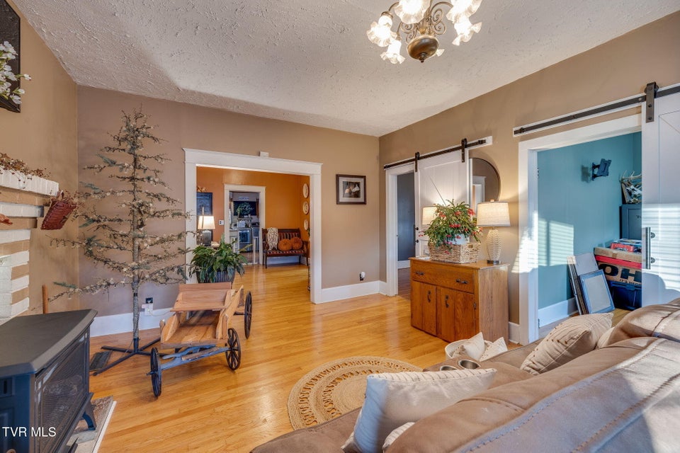 Photo #9: 535 Washington Street