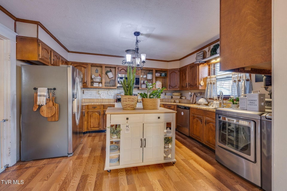 Photo #13: 535 Washington Street