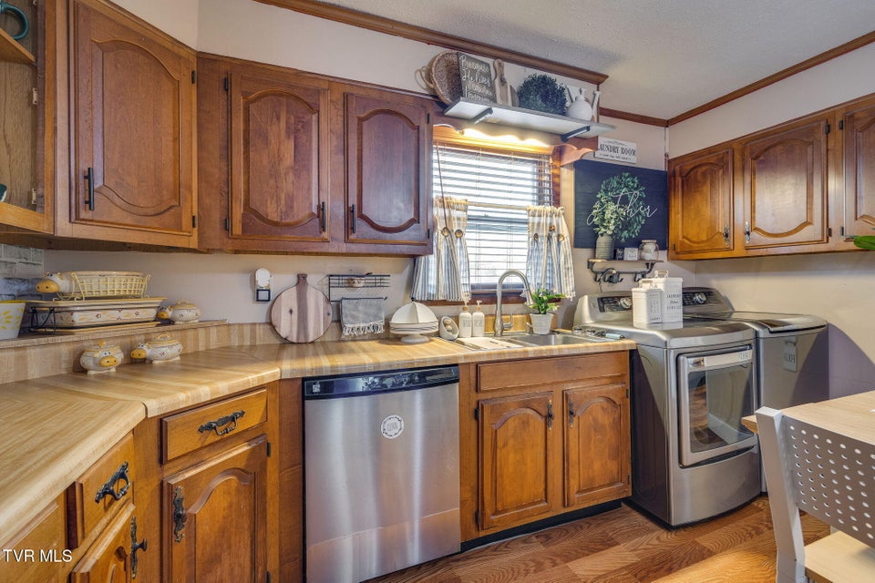 Photo #14: 535 Washington Street