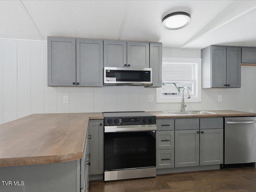 Photo #8: 5935 Mount Carmel Road