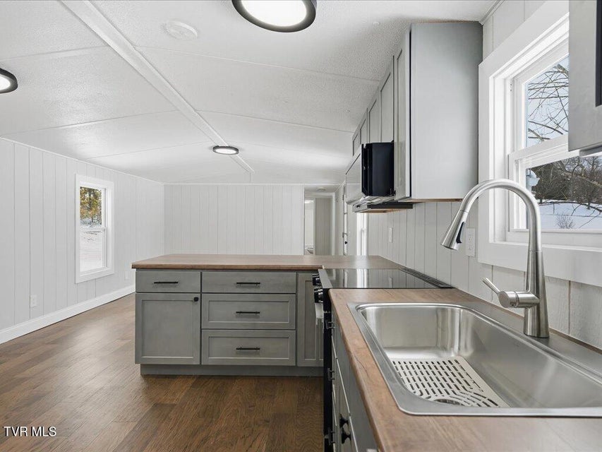 Photo #10: 5935 Mount Carmel Road