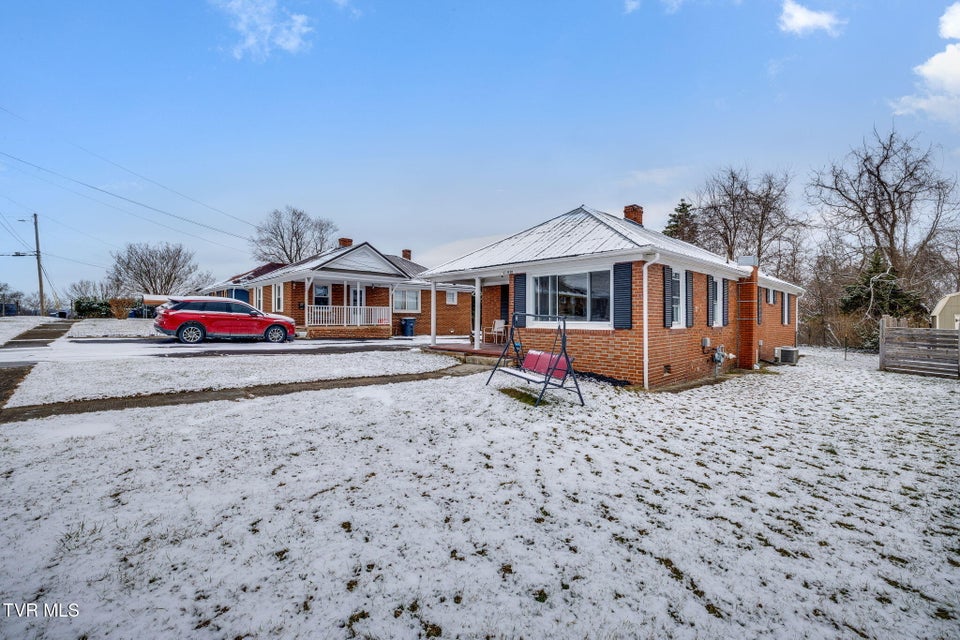 Photo #3: 910 Birch Street