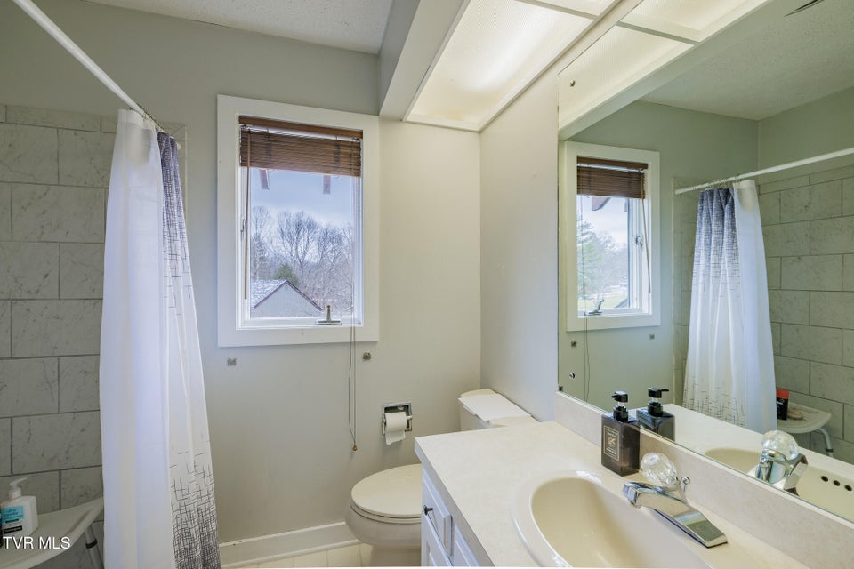 Photo #20: 138 Columbine Road