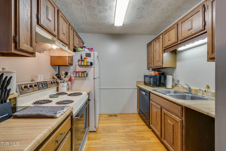 Photo #11: 780 Hamilton Road