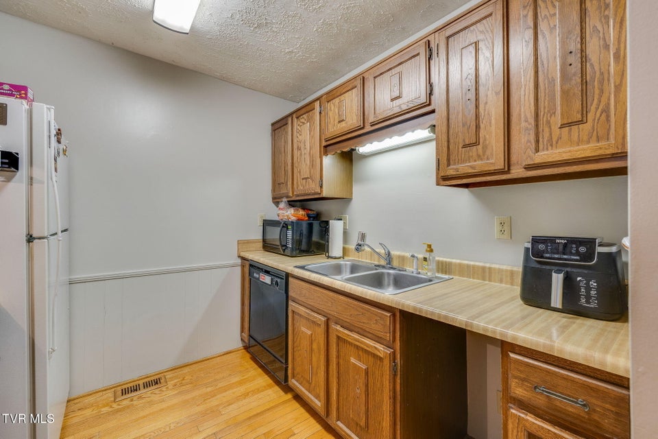 Photo #12: 780 Hamilton Road