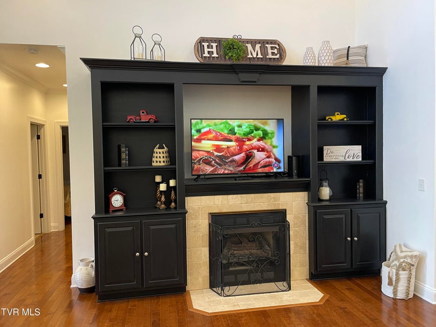 Photo #7: 251 Cresswood Drive