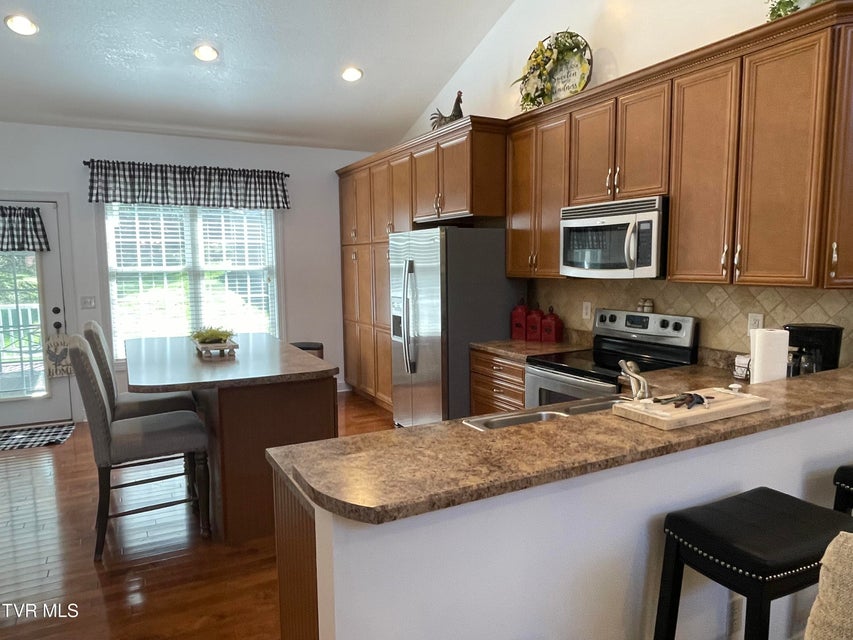 Photo #9: 251 Cresswood Drive