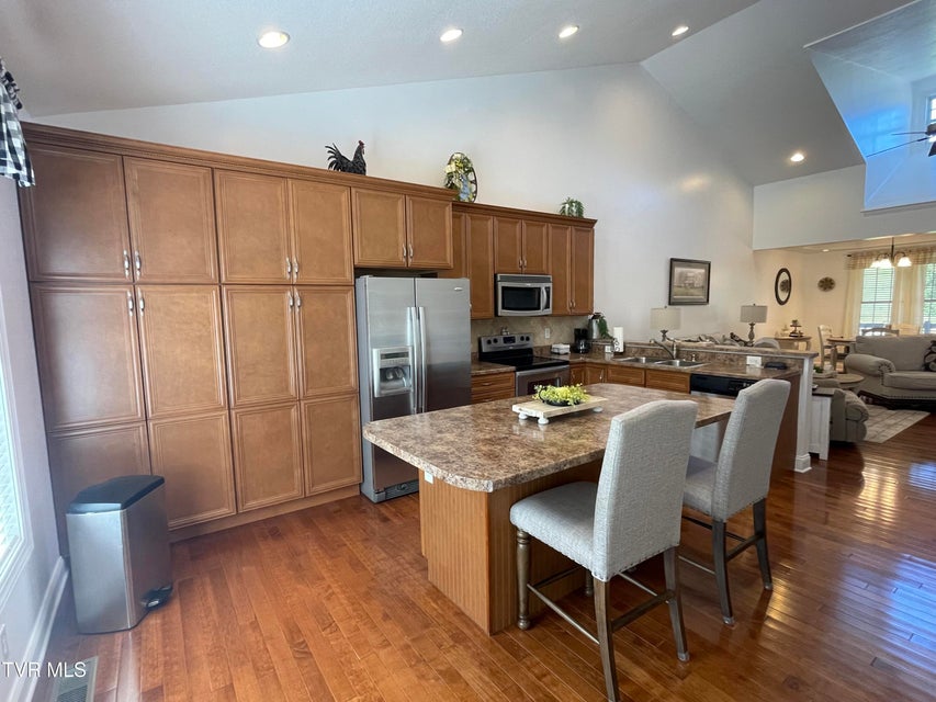 Photo #14: 251 Cresswood Drive