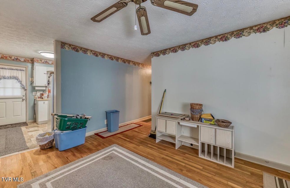 Photo #9: 3117 Blackburn Avenue