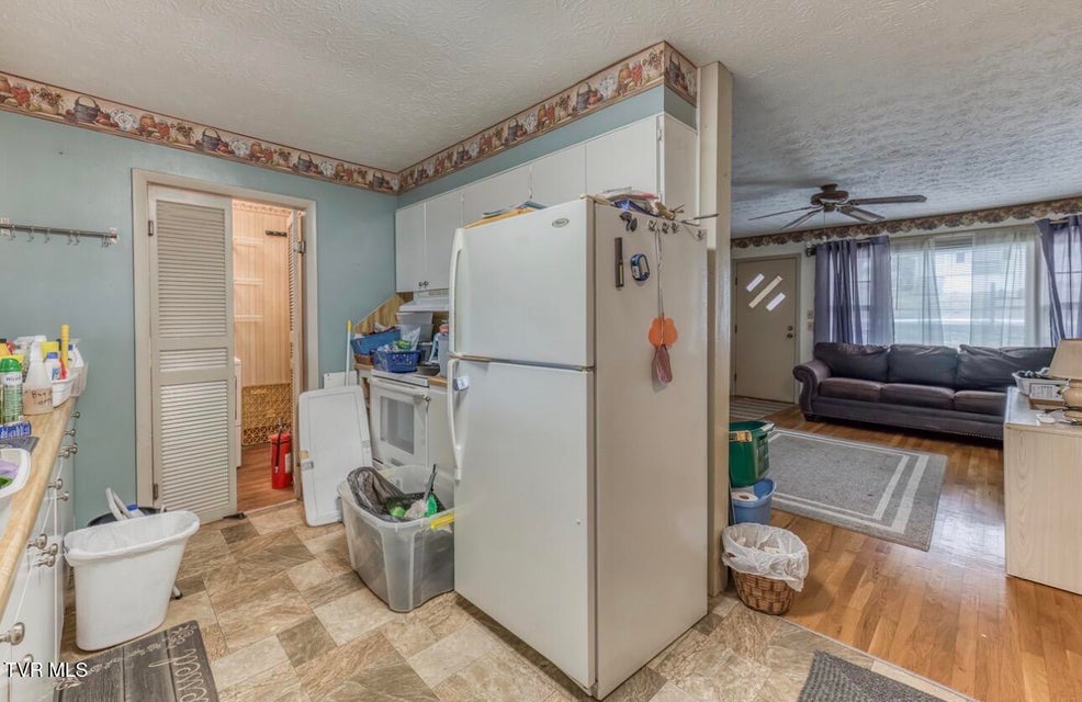 Photo #12: 3117 Blackburn Avenue