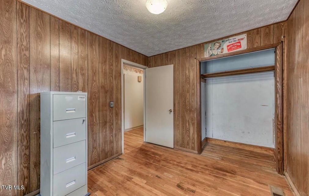 Photo #19: 3117 Blackburn Avenue