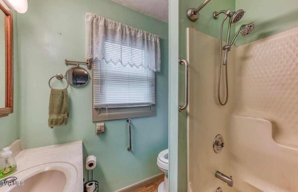 Photo #20: 3117 Blackburn Avenue