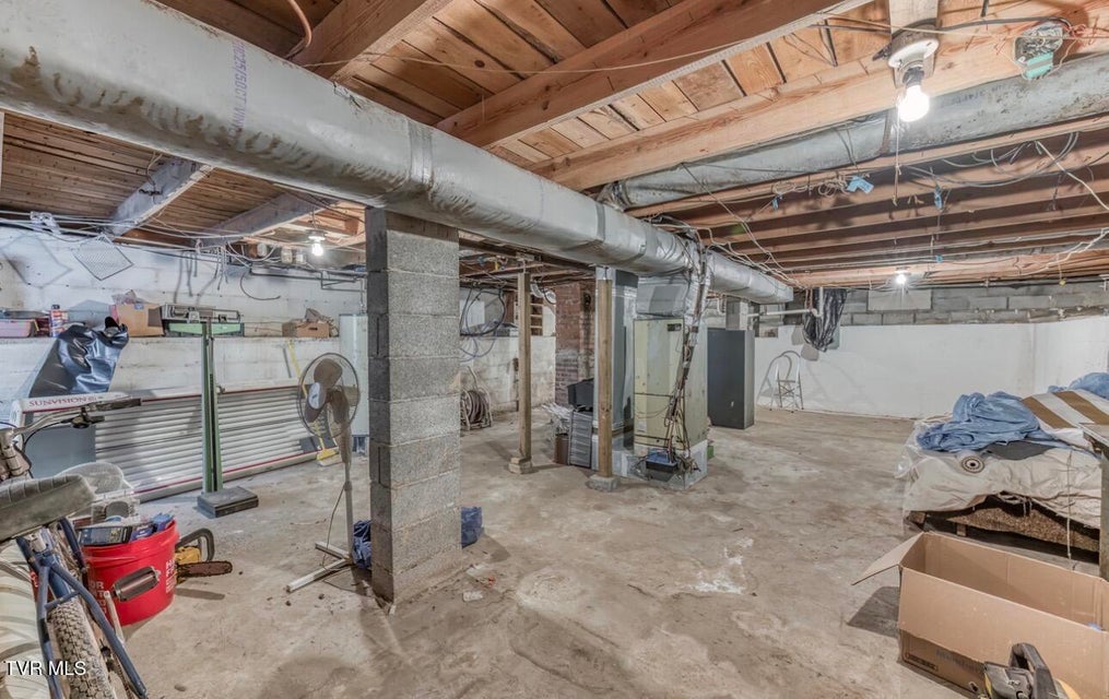 Photo #25: 3117 Blackburn Avenue