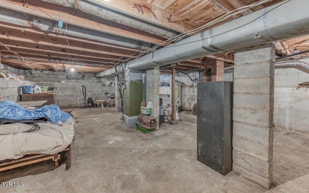 Photo #26: 3117 Blackburn Avenue