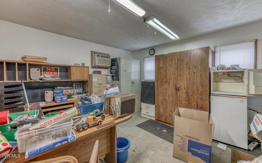 Photo #43: 3117 Blackburn Avenue