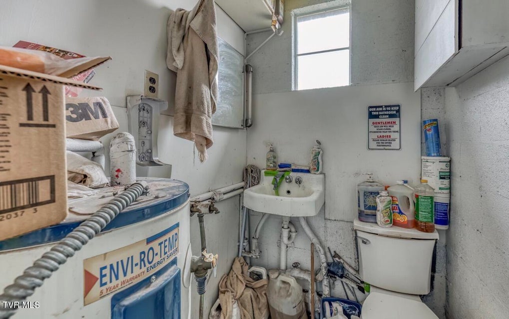 Photo #49: 3117 Blackburn Avenue