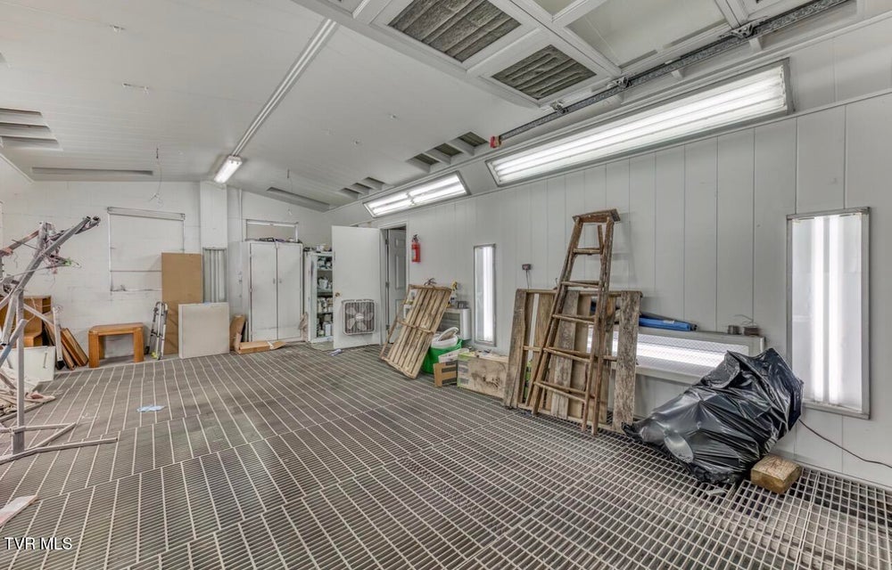 Photo #51: 3117 Blackburn Avenue